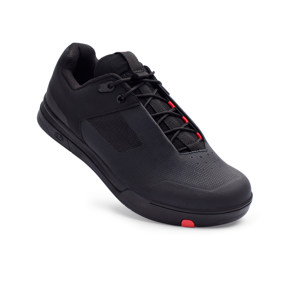 MalletLace_BlkRed_3quarterUppe