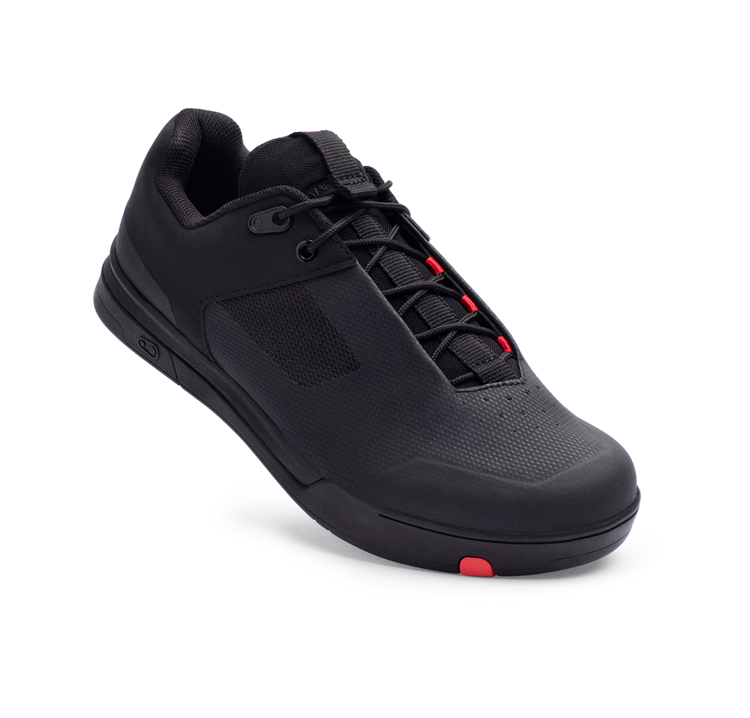 MalletLace_BlkRed_3quarterUppe