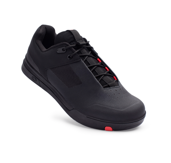 MalletLace_BlkRed_3quarterUppe