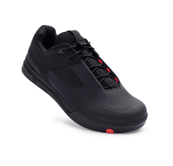 MalletLace_BlkRed_3quarterUppe